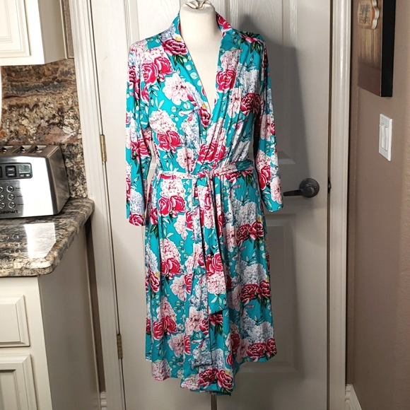 Posh Peanut Other - Posh Peanut floral robe soft 2xl